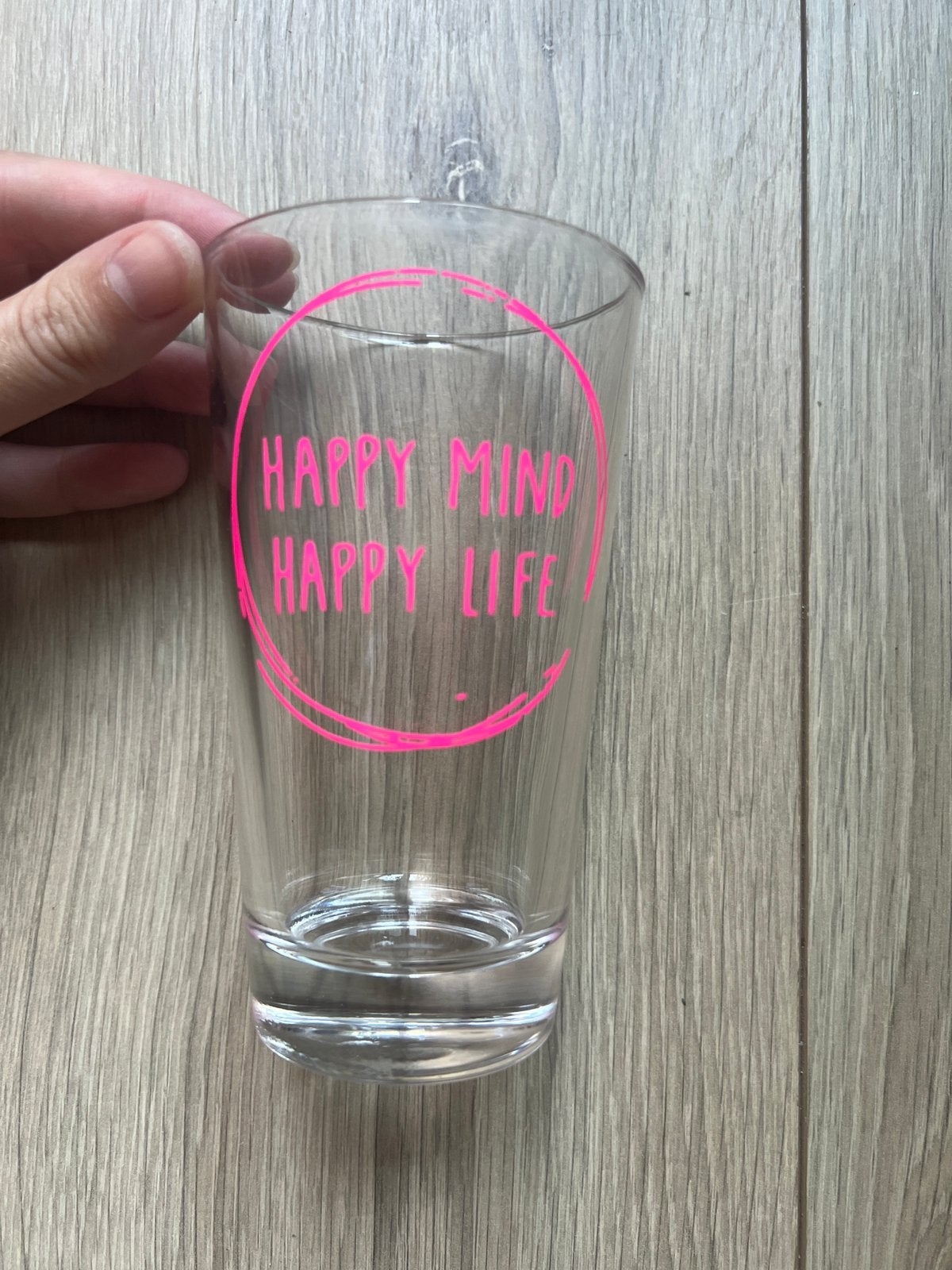 Drinkglas Happy Mind Happy Life met roze tekst - Hema, Ophalen of Verzenden, Overige stijlen, Glas of Glazen, Hema