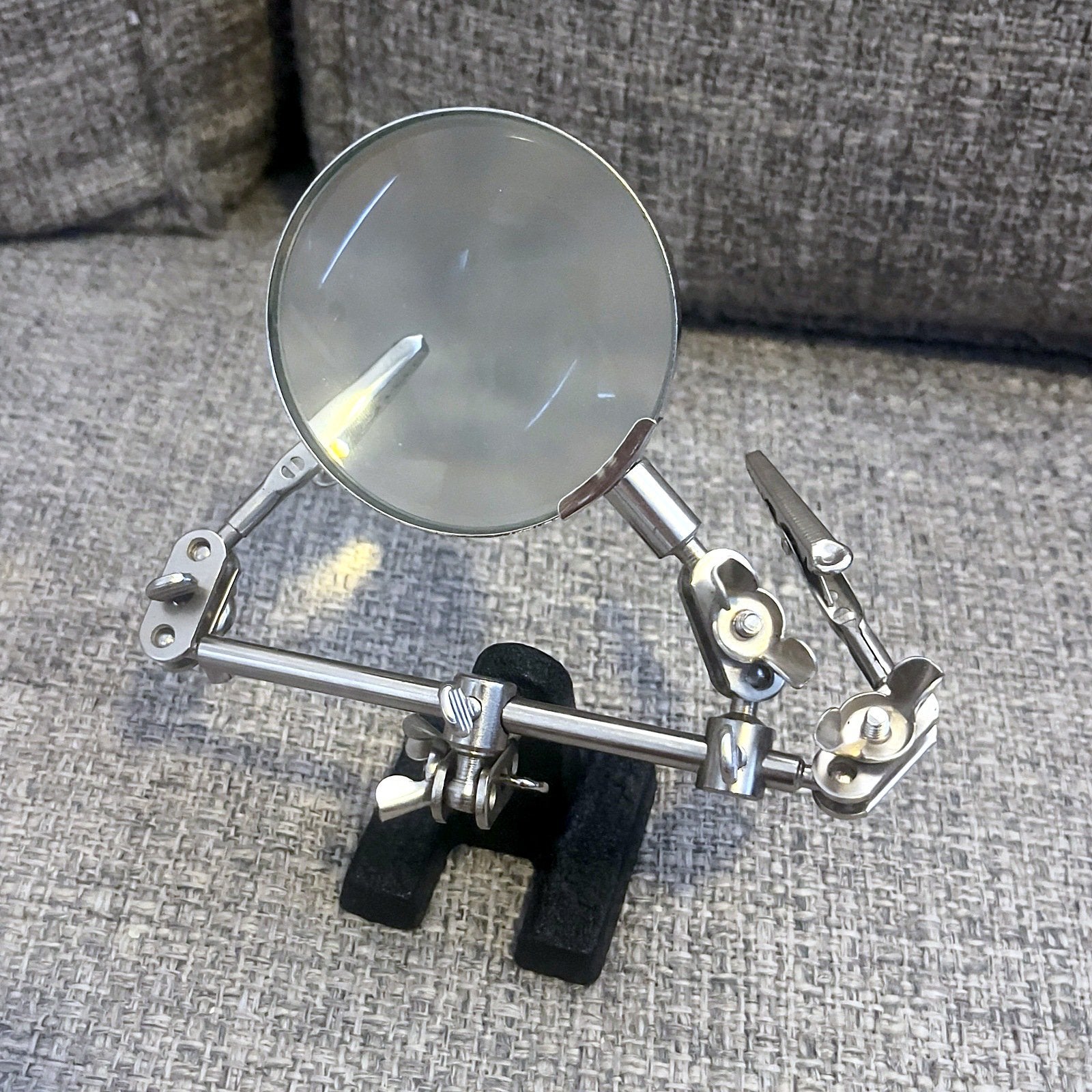 Derde hand met vergrootglas – soldeerhulp met klemmen, Doe-het-zelf en Verbouw, Ophalen of Verzenden, Zo goed als nieuw, Klem