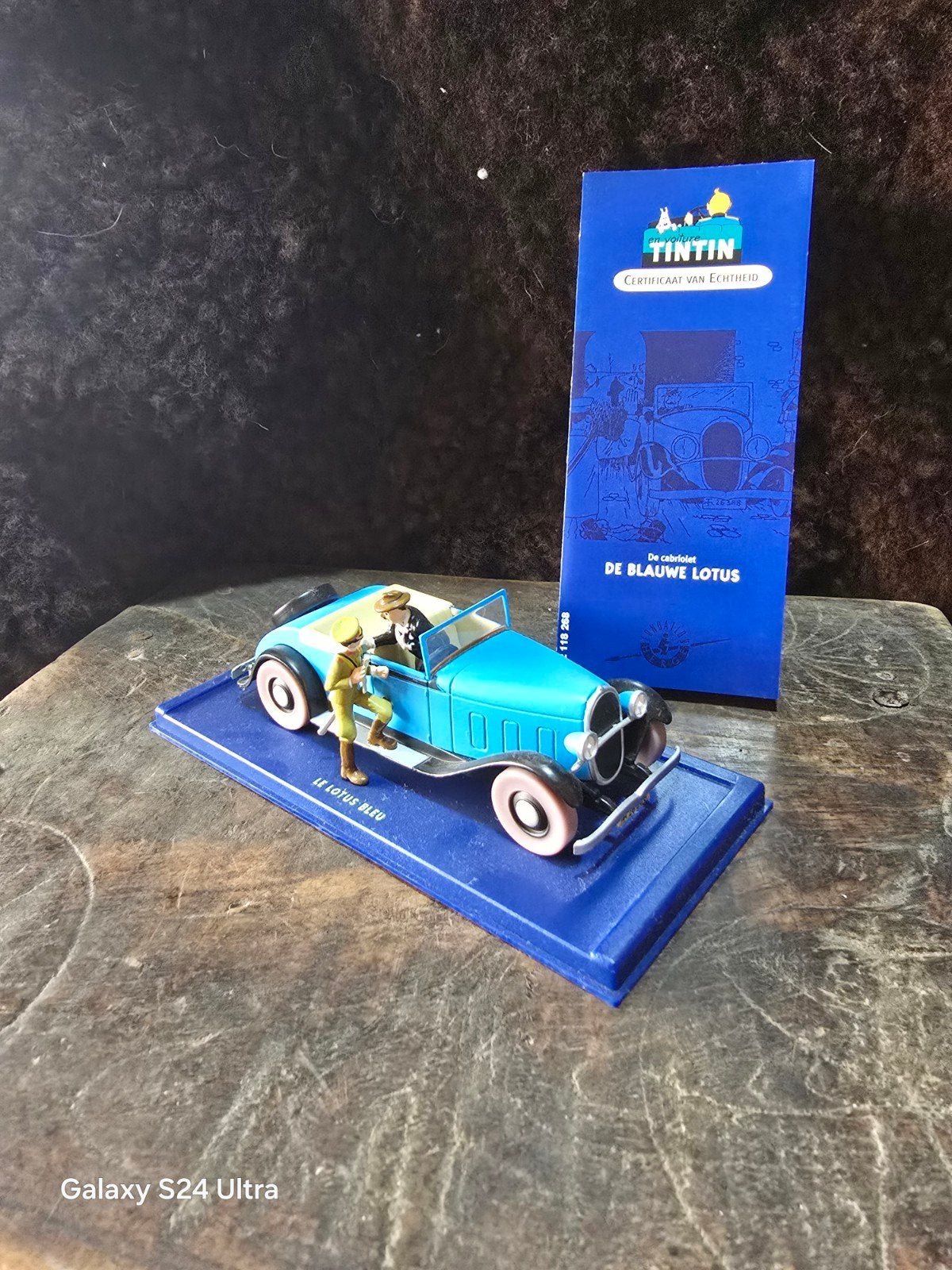 cabriolet Kuifje-stripalbum De Blauwe Lotus, Hobby en Vrije tijd, Modelauto's | 1:43, Ophalen of Verzenden