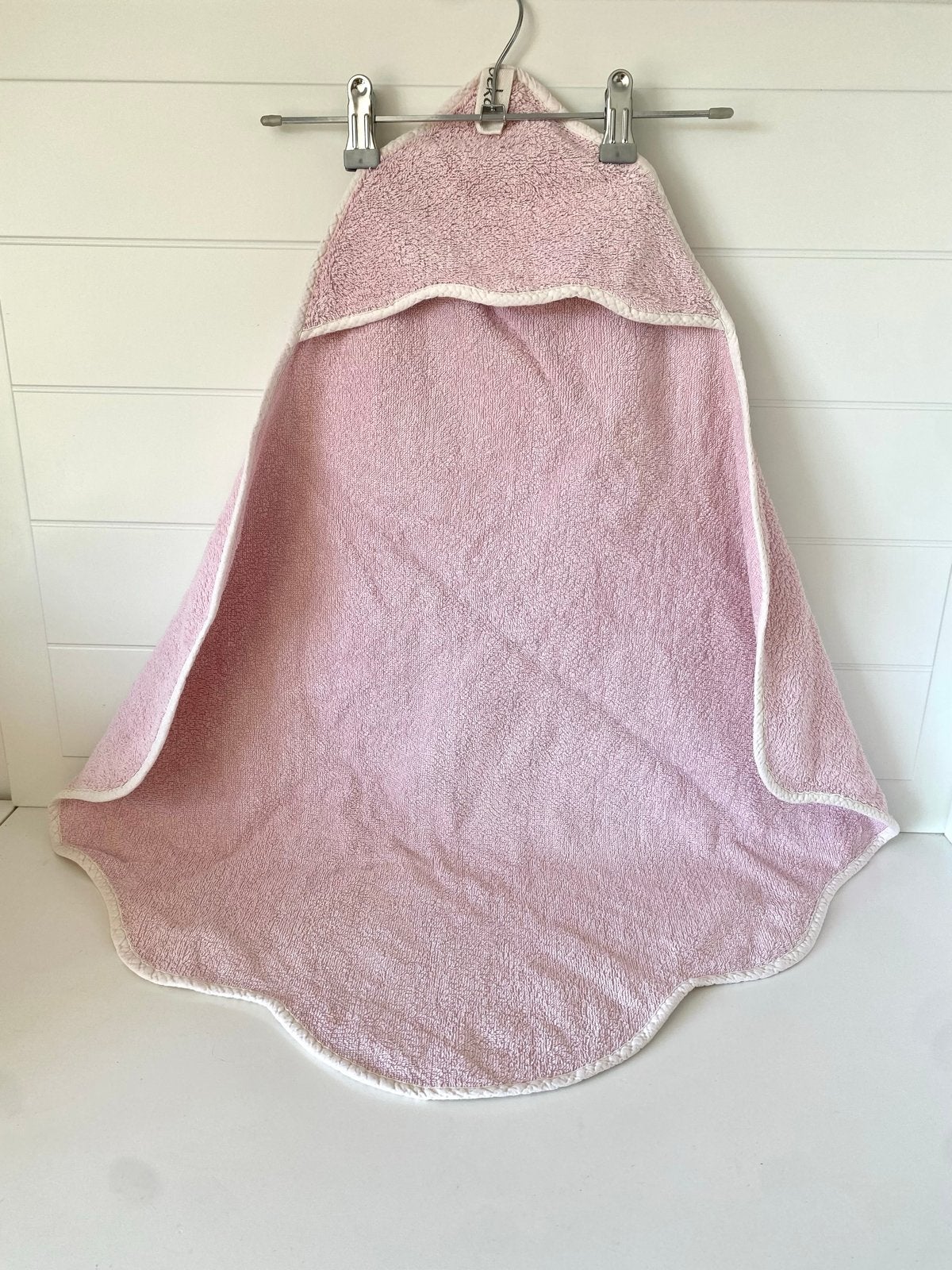 Koeka Roze baby badcape met capuchon - Zo goed als nieuw, Ophalen of Verzenden, Zo goed als nieuw, Meisje