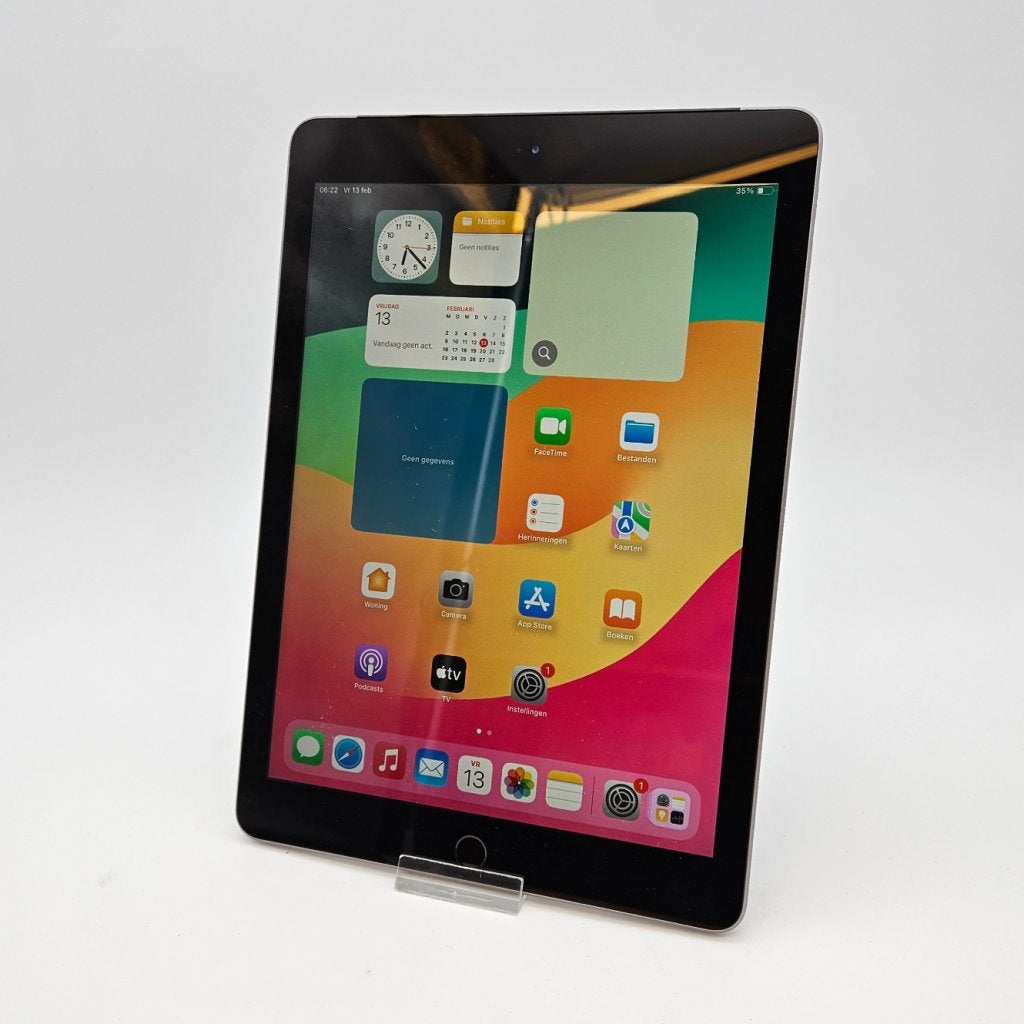 iPad 2018 (6th Gen) 32GB Wifi Space Gray in Nette Staat, Computers en Software, Apple, Gebruikt, Support@apple.com, One Apple Park Way
Cupertino, CA 95014
United States