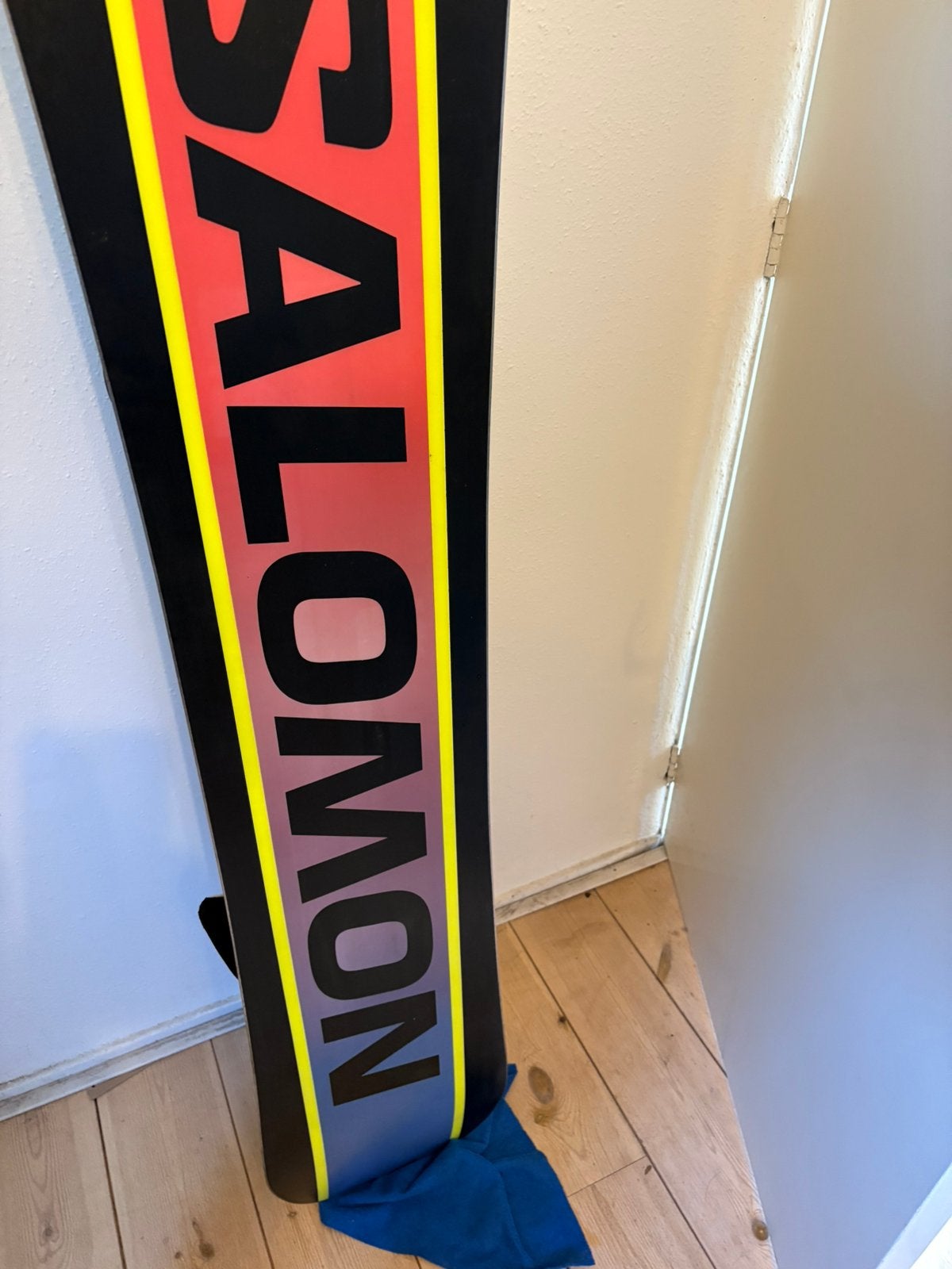 Salomon Huck Knife snowboard + Salomon bindingen completeset, Ophalen of Verzenden, Zo goed als nieuw, Board