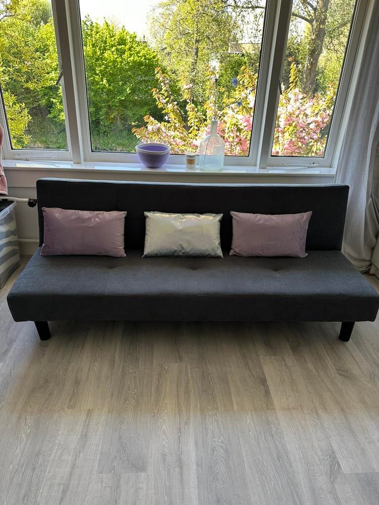 MODERNE SLAAPBANK ZO GOED ALS NIEUW MET GRATIS LILA KUSSENS!, Huis en Inrichting, Slaapkamer | Slaapbanken, Tweepersoons, Zo goed als nieuw