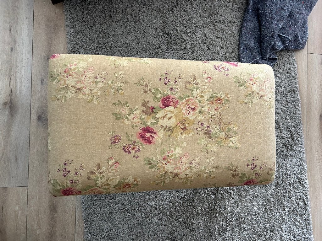 Footstool/voetenbankje, Huis en Inrichting, Ophalen, Minder dan 50 cm, Gebruikt, 50 tot 75 cm