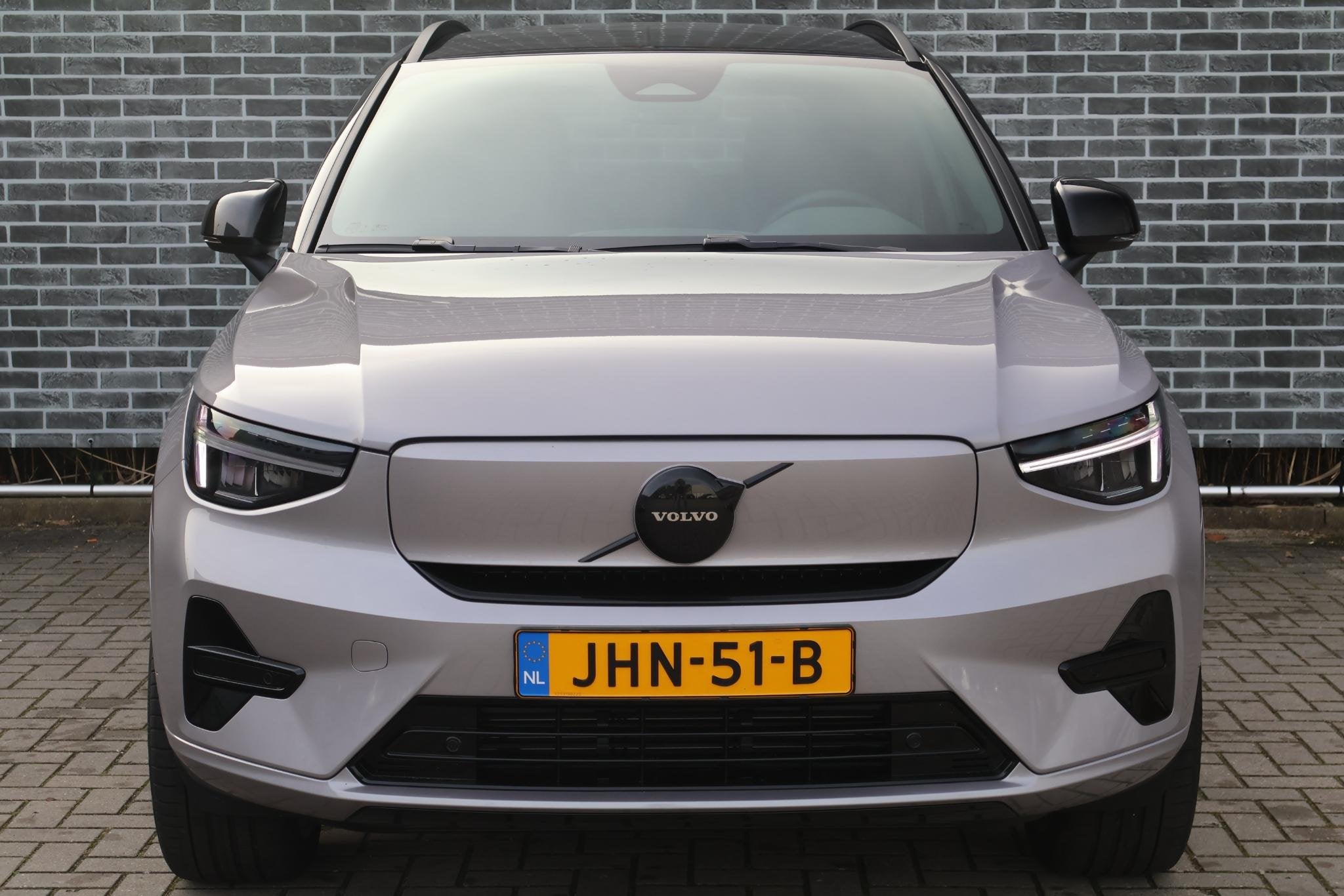 Volvo EX40 Single Motor Extended Range Core Business 82 kWh, Auto's, Volvo, 12 maanden, Origineel Nederlands, 1975 kg, Zilver of Grijs