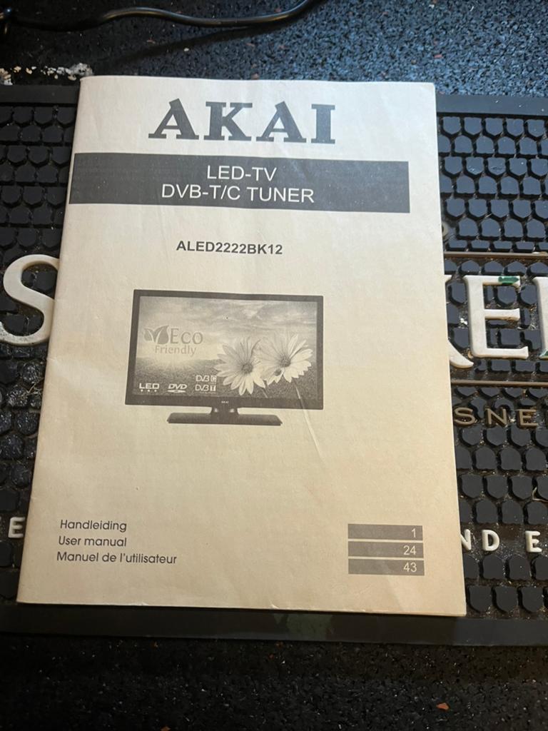 Akai 220 en 12 volt TV /CDmet Denson decoder en accessoires, Ophalen of Verzenden, Zo goed als nieuw