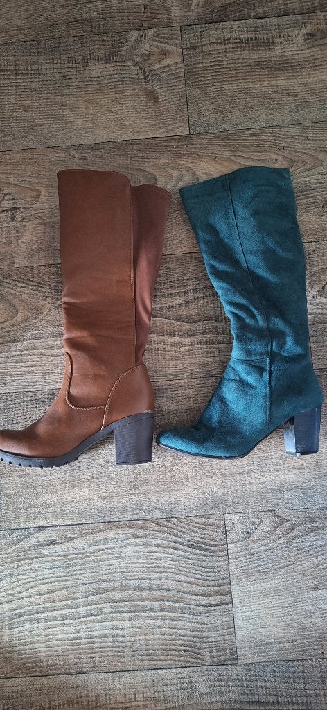 Twee paar laarzen bruin en groen, Kleding | Dames, Schoenen, Ophalen, Hoge laarzen, Bruin, Onbekend