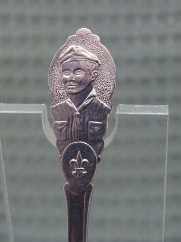 Sola Lepeltje: scouting, Verzenden