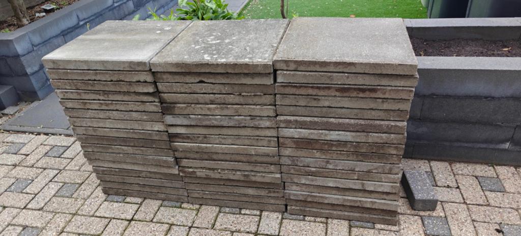 Gratis afhalen: Beton tegels 50x50, Tuin en Terras, Gebruikt, Ophalen of Verzenden, 10 m² of meer, Beton