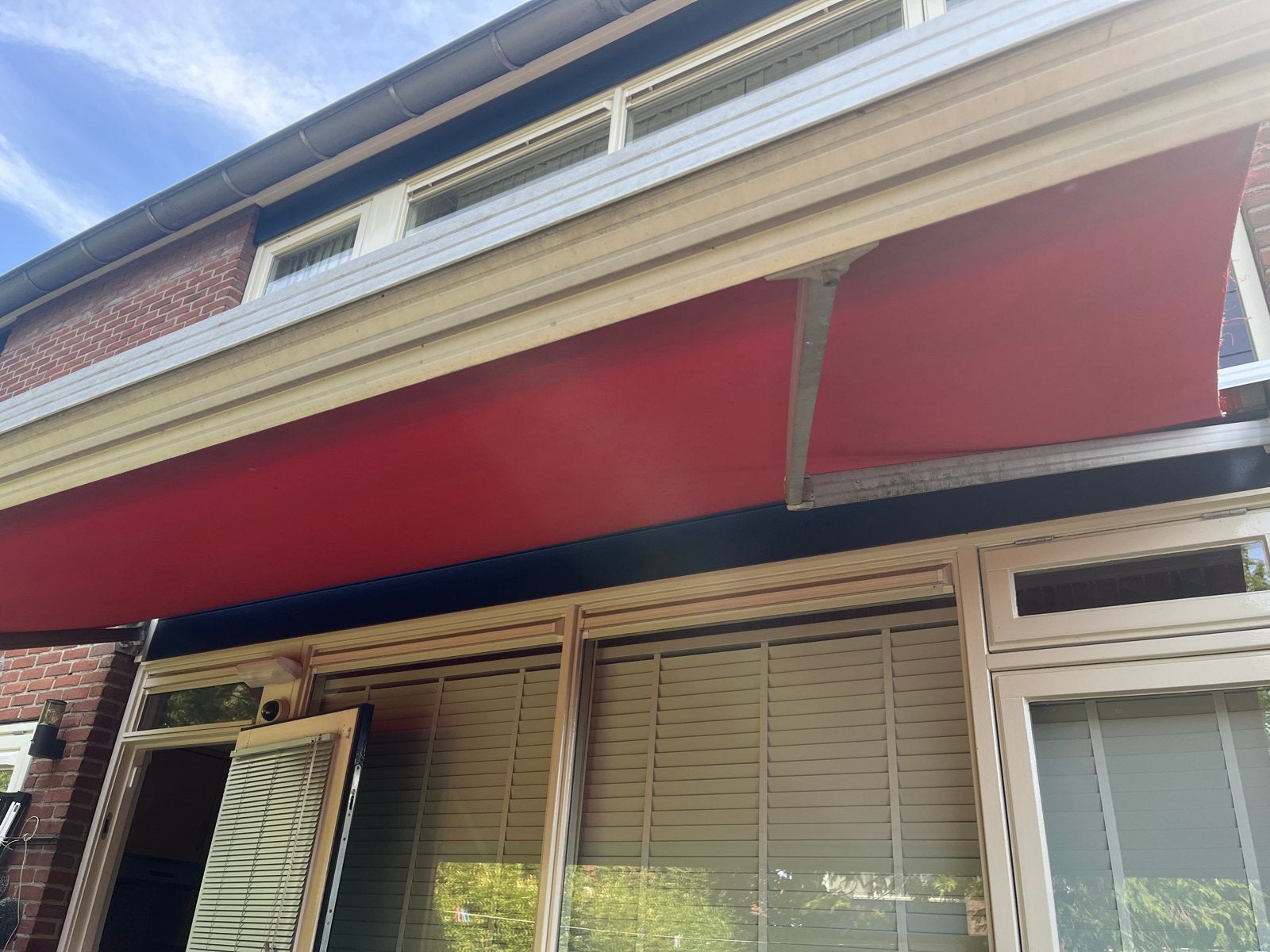 Rood zonnescherm Uitvalscherm - Ideale  zonwering, Ophalen, Gebruikt, 450 cm of meer, 150 tot 300 cm