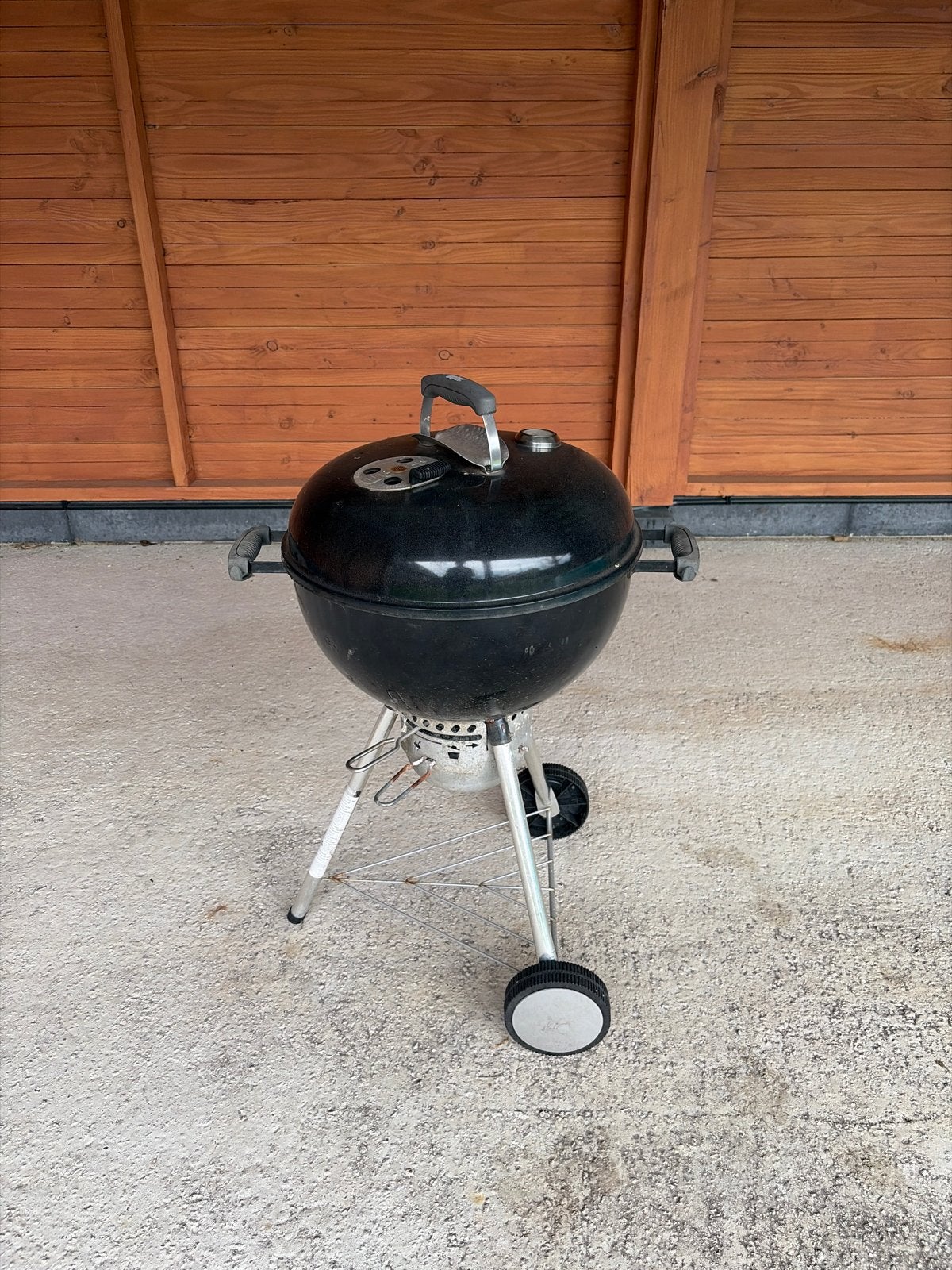 Weber BBQ - Gebruikt maar in prima staat MOET ZSM WEG, Ophalen, Gebruikt, Met accessoires