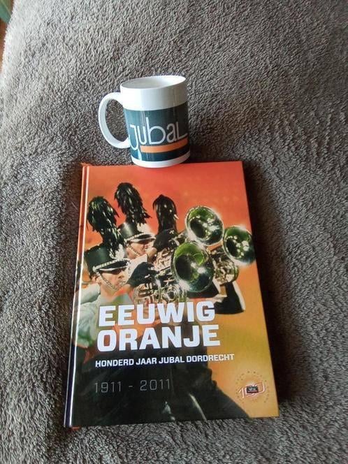 100 jaar jubal eeuwig oranje en 1 drinkbeker in 1 koop, Ophalen