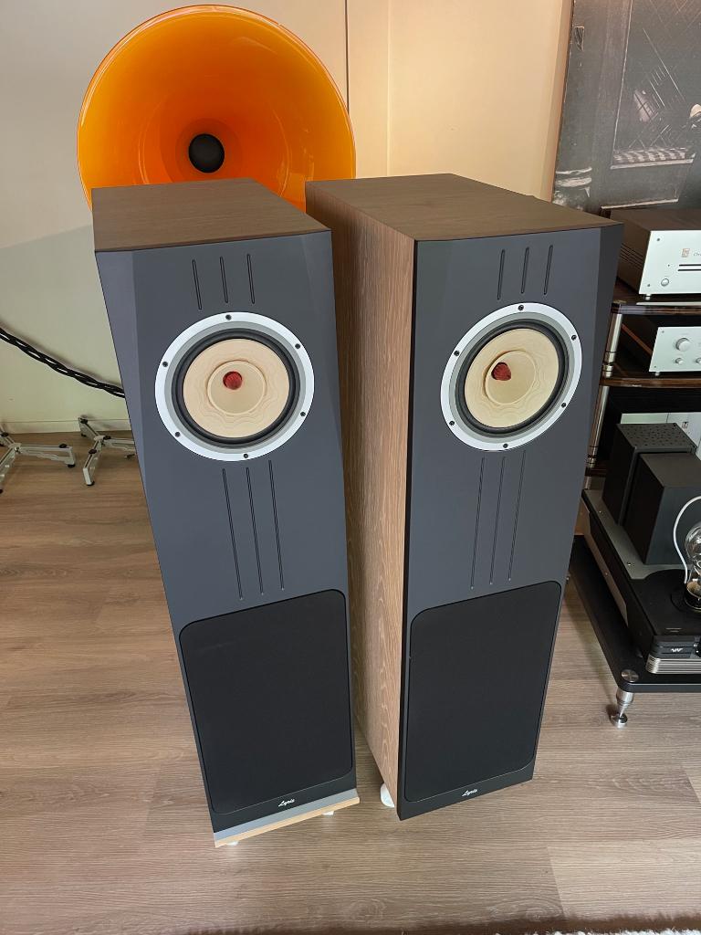 Lyritech Magic 8, Tech 1, Lyritech, Zo goed als nieuw, Front, Rear of Stereo speakers