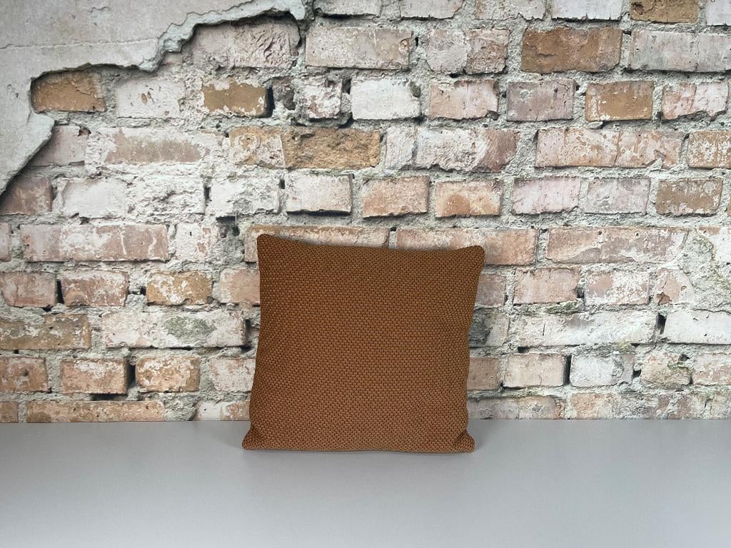 Revised Tillington oranje klein bij TheReSales, Huis en Inrichting, Woonaccessoires | Kussens, Zo goed als nieuw, Oranje, Vierkant