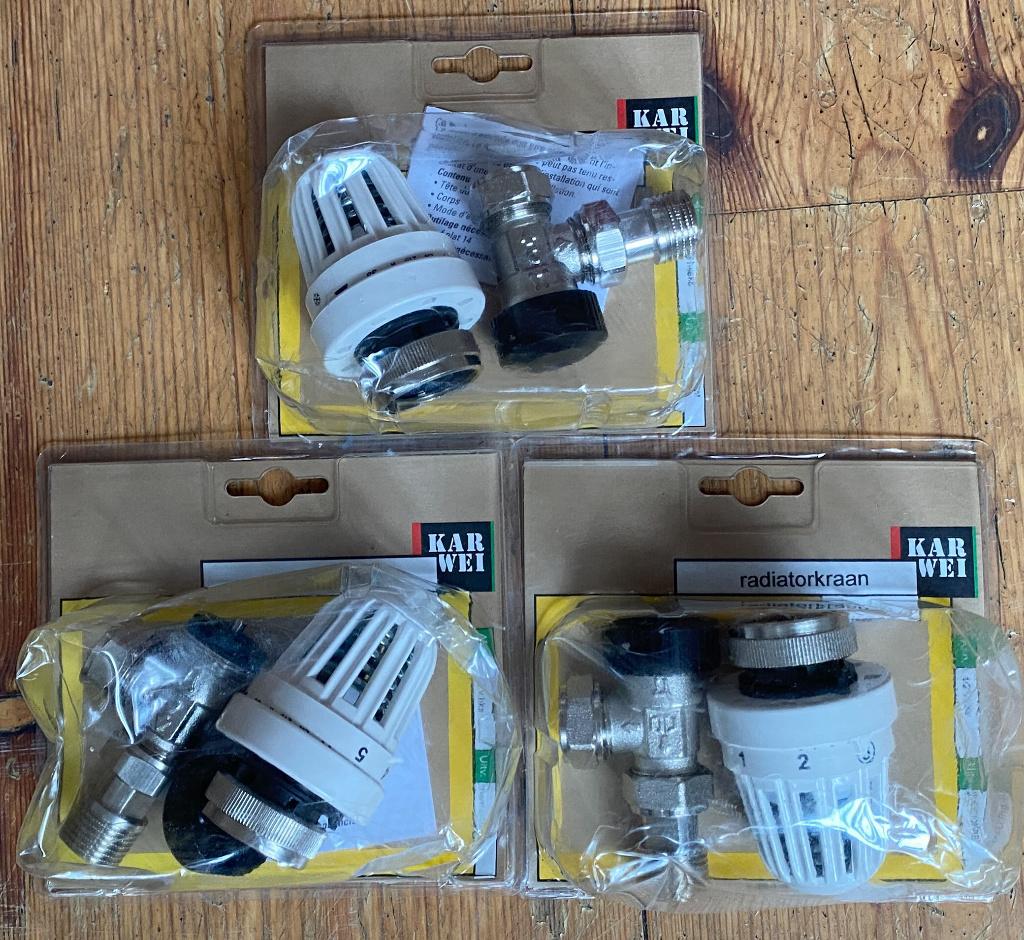 Set van 3 Plieger CV thermostaat radiatorkranen+knoppen, Minder dan 30 cm, Nieuw, Minder dan 60 cm, Ophalen