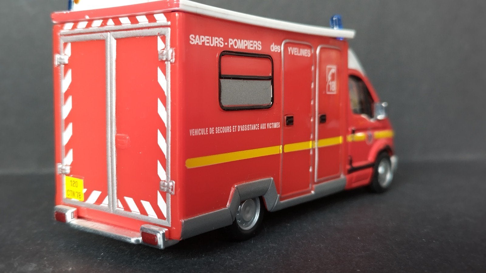 Renault Master Ambulance Sapeurs Pompiers Paris Bburago Pol, Overige merken, Auto, Verzenden, .