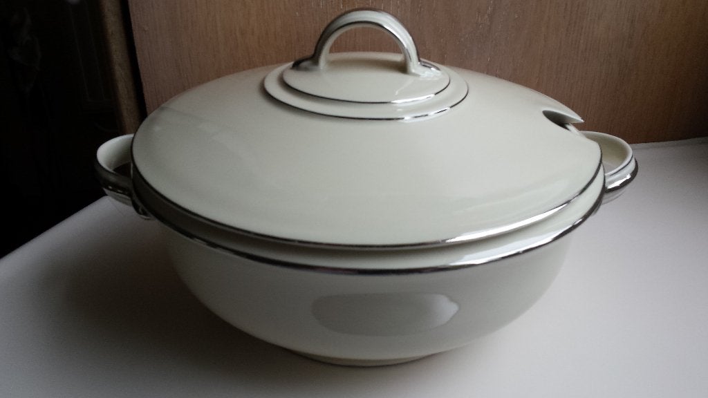 Brocante soepterrine, Gebruikt, Ophalen of Verzenden, Schaal of Schalen, Overige stijlen