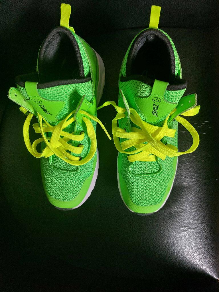 zumbaschoenen, Sport en Fitness, Dansen, Ophalen, Zo goed als nieuw, Schoenen