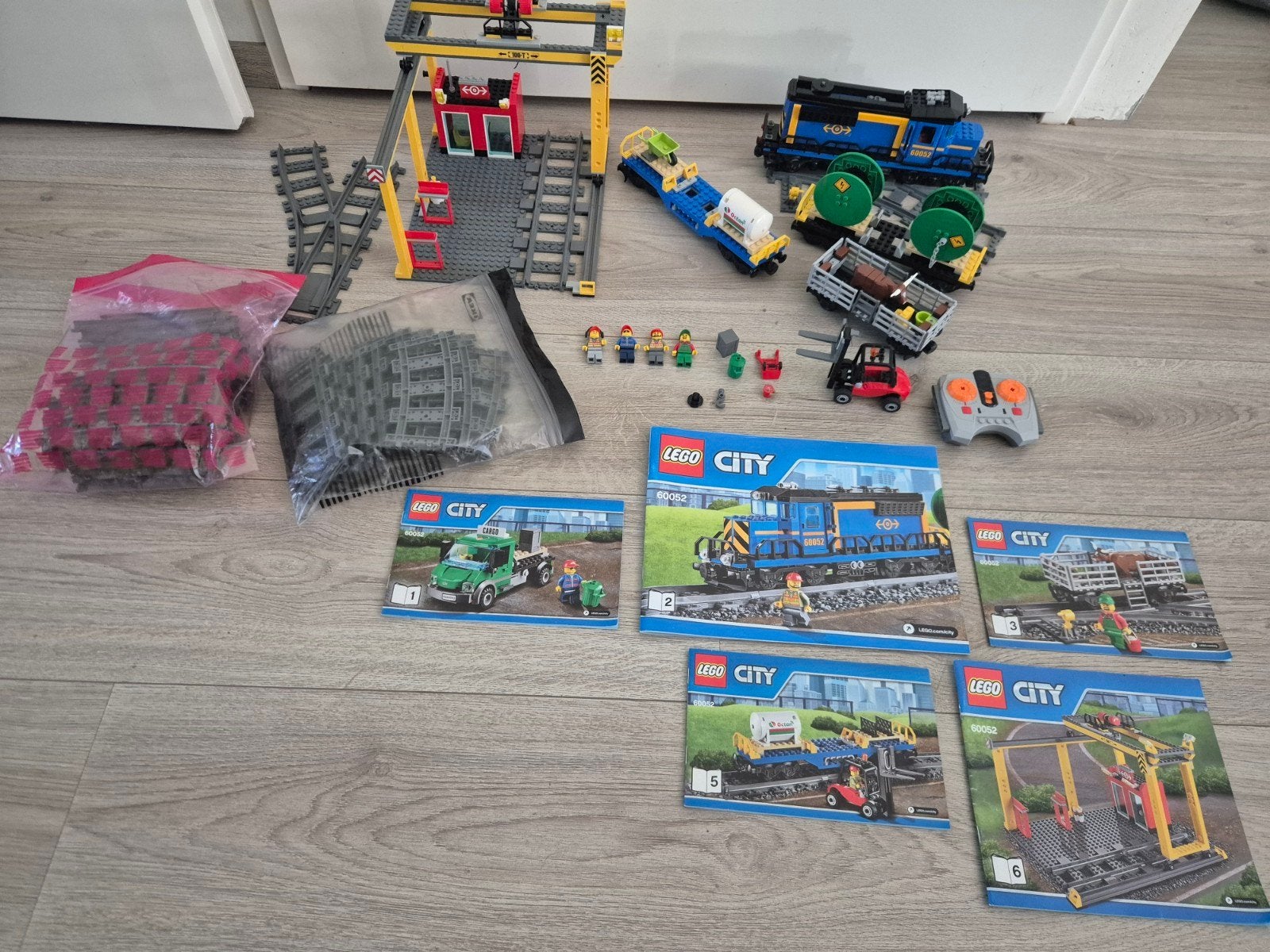 lego city trein 60052 compleet, Kinderen en Baby's, Lego, Ophalen of Verzenden, Inclusief instructies, Complete set