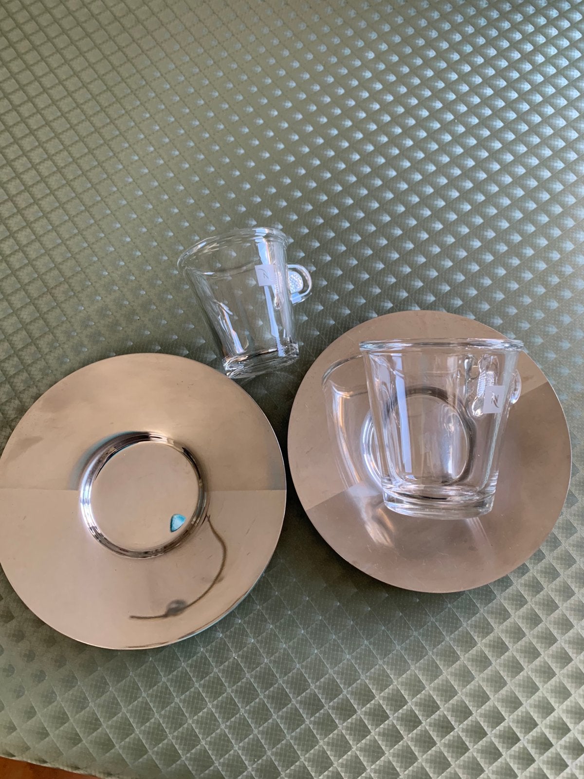 Nespresso 1espresso,1 lungo kopje, 2 Atelier Design schotels, Ophalen of Verzenden, Zo goed als nieuw, Overige stijlen, Kop(pen) en/of Schotel(s)