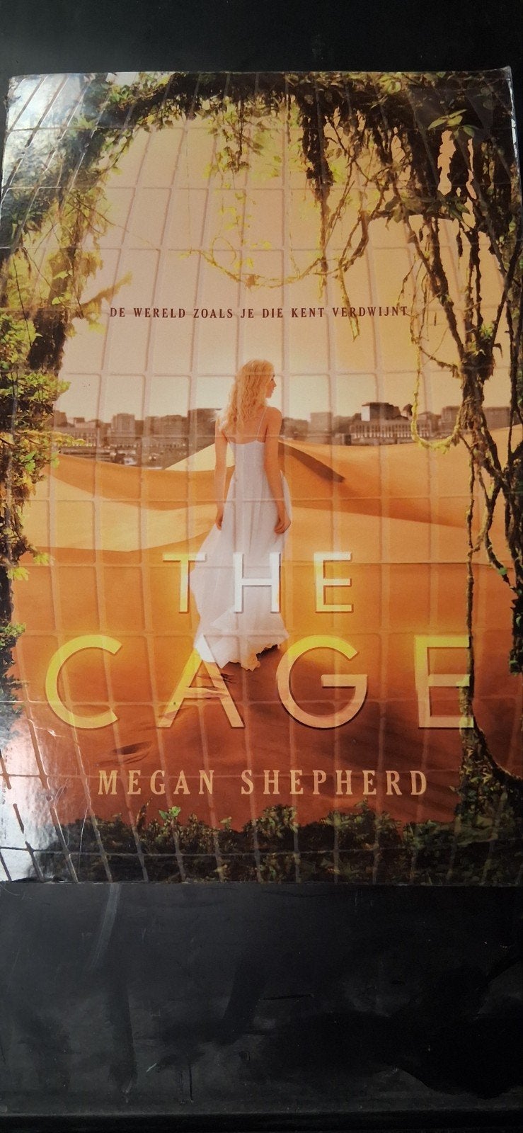 The Cage - Megan Shepherd (Young Adult Boek), Ophalen of Verzenden, Zo goed als nieuw, Megan Shepherd