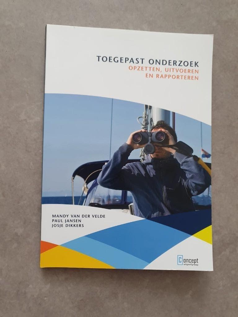 Boek "Toegepast onderzoek opzetten, uitvoeren en rapporteren, Diverse auteurs, Zo goed als nieuw, Beta, HBO