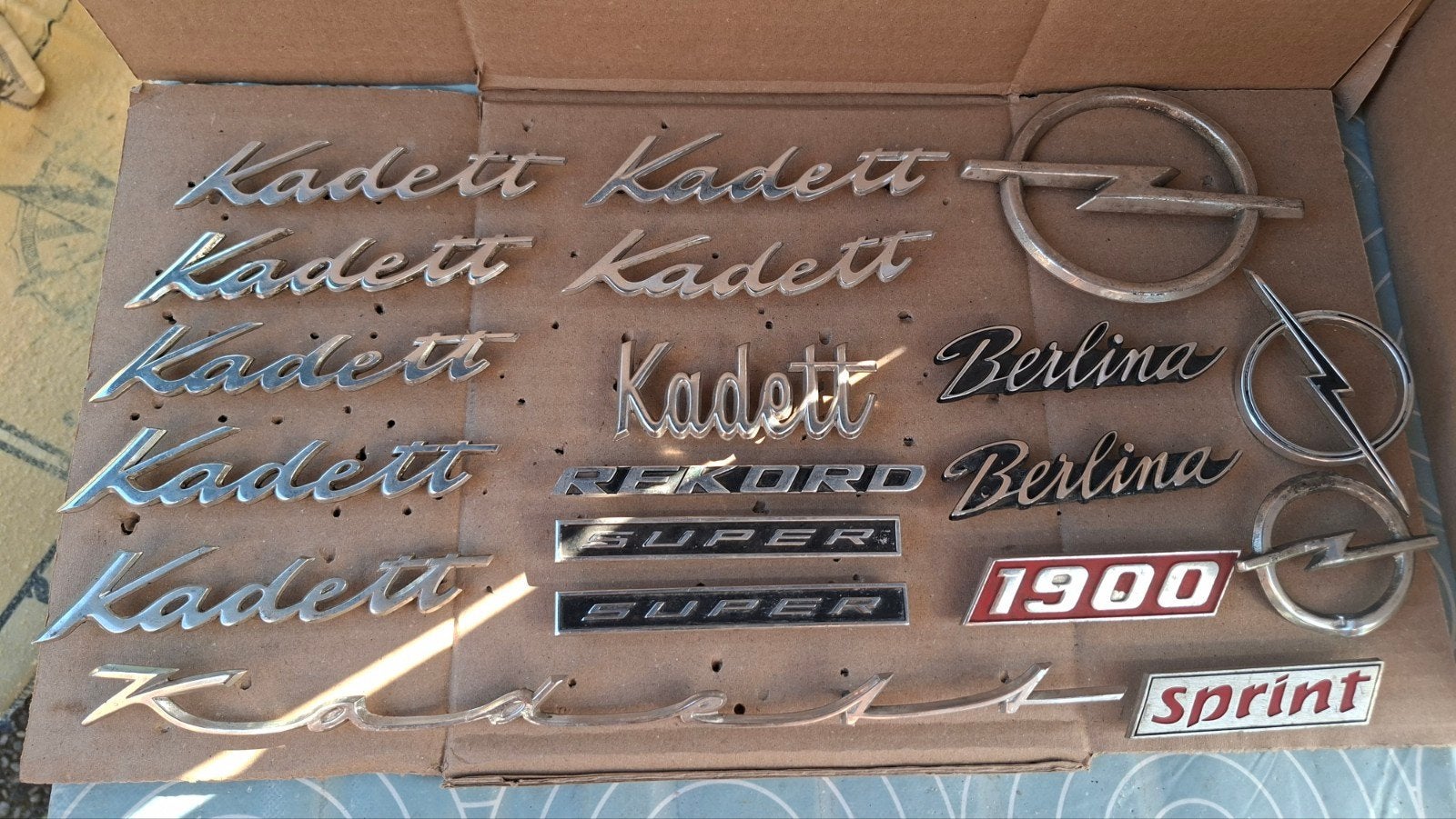 Opel emblemen, kadett, manta, GT, Rekord etc, Auto-onderdelen, Gebruikt, Voor, Opel, Ophalen of Verzenden
