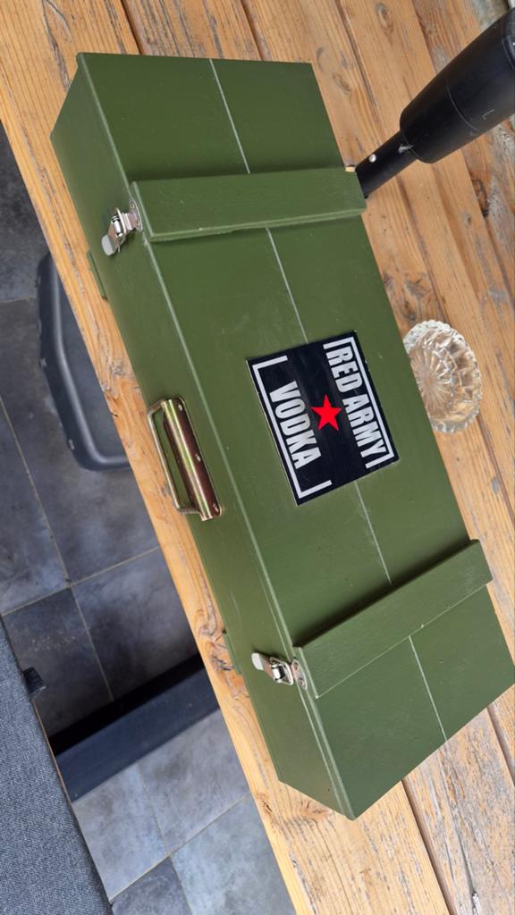 Red Army Vodka AK-47 Giftset 120cl in munitiekist, Ophalen, Nieuw