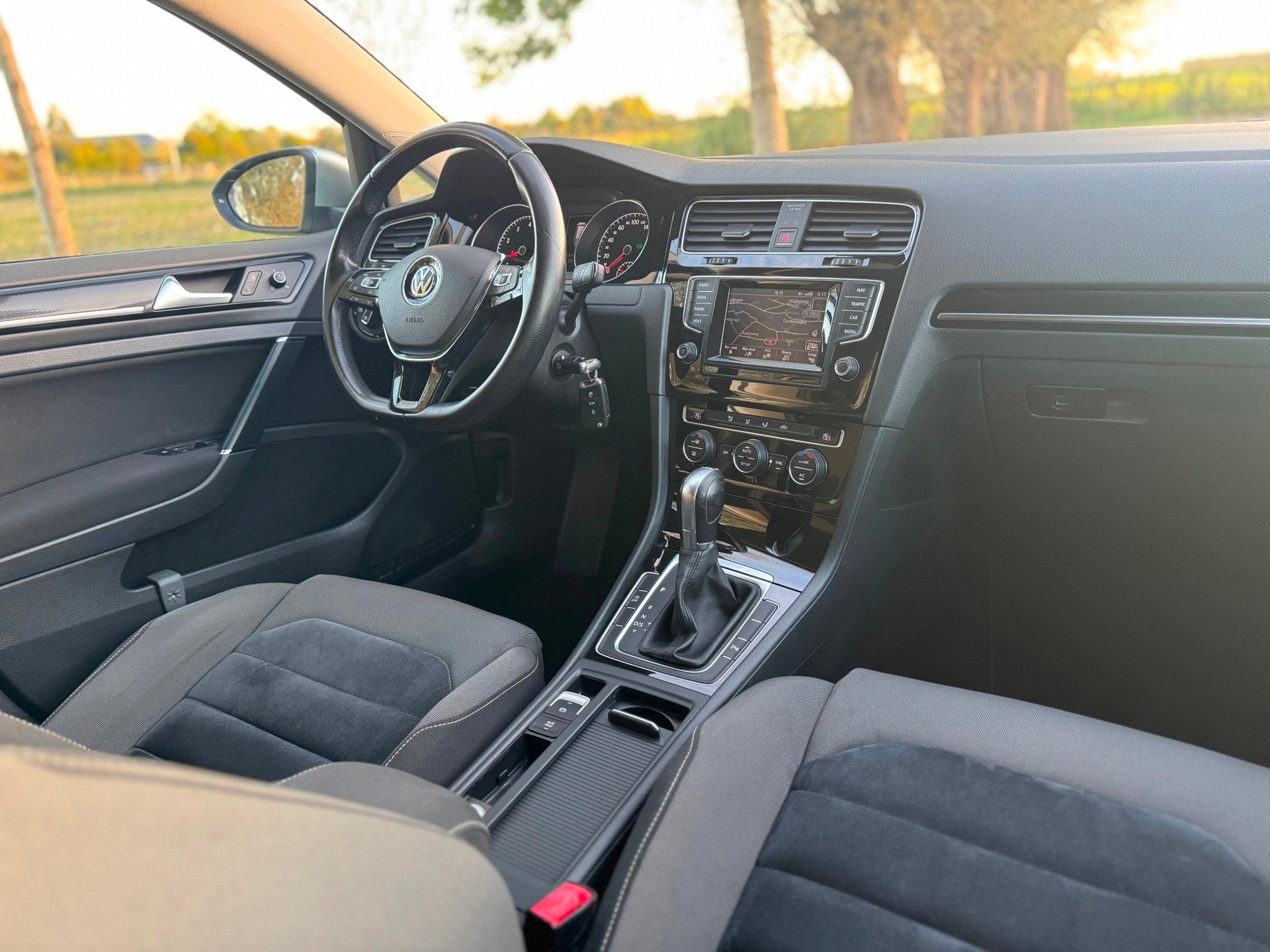Volkswagen Golf Variant 1.2 TSI Highline 105PK DSG|CLIMA|CRU, Auto's, Gebruikt, Zwart, 4 cilinders, Alcantara