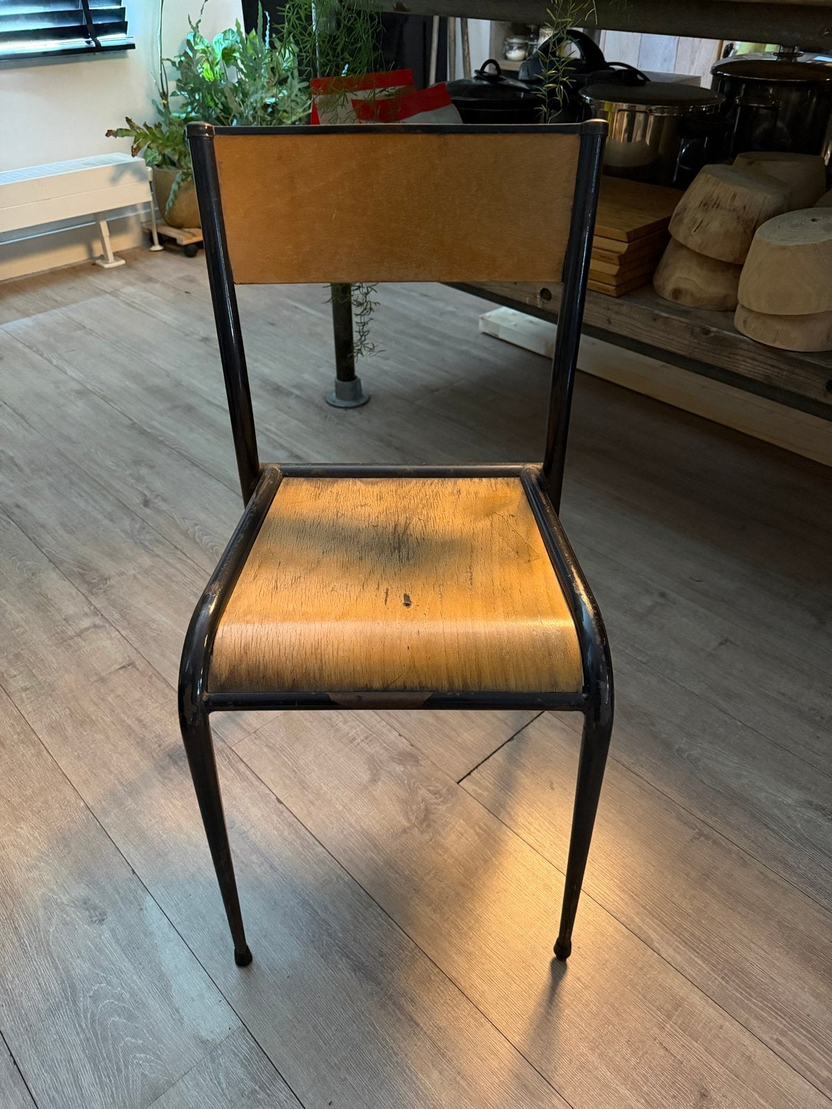 Set van 8  Franse schoolstoelen, Ophalen