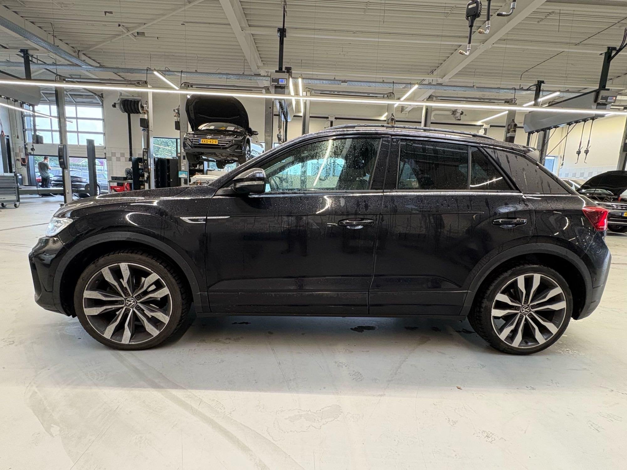 Volkswagen T-Roc 2.0 TSI 4Motion Sport Business R | 190 PK |, Auto's, Volkswagen, Automaat, 12 maanden, Gebruikt, Zwart