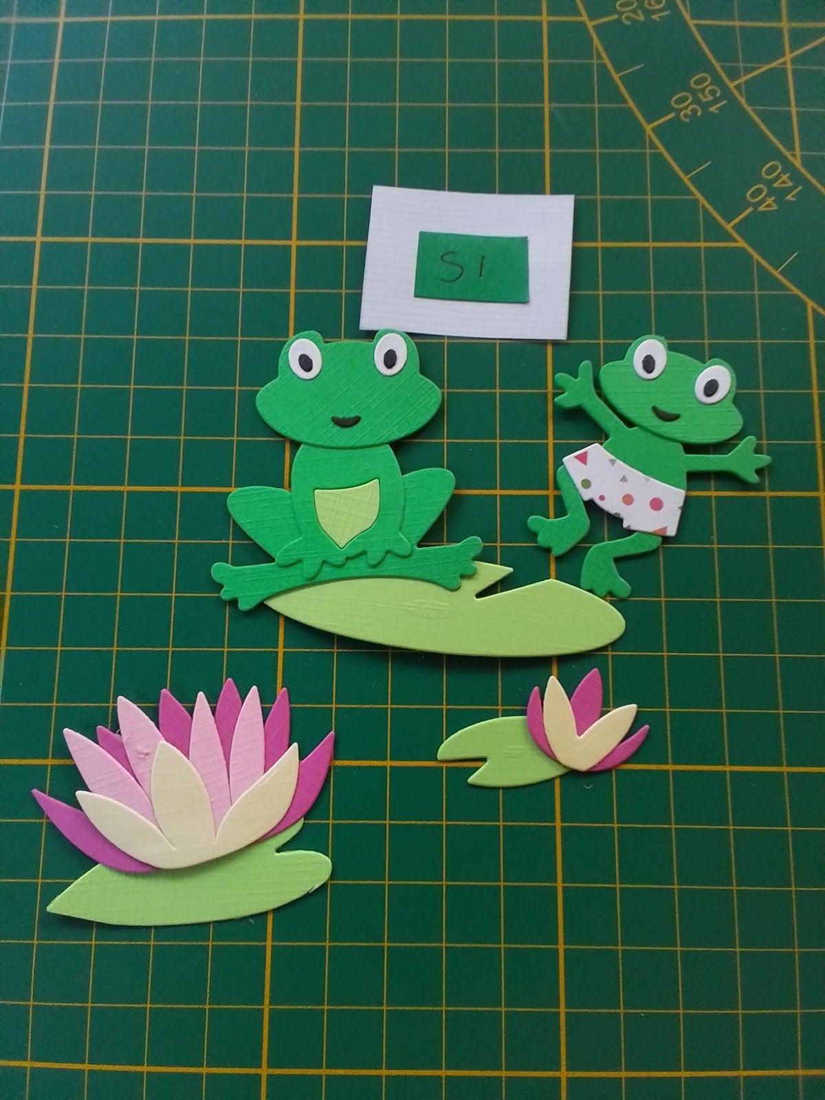 S1 Stansjes  2 gras groene kikkers met roze lelie en blad, Ophalen of Verzenden, Nieuw, Overige thema's, Overige typen