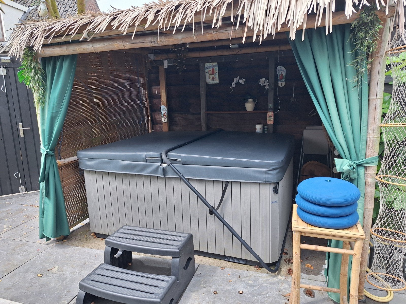 Silverspas 3 persoons massagebad, Ophalen, 200 tot 300 cm, Zo goed als nieuw, 200 tot 400 cm