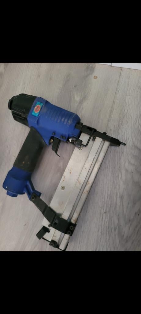 Pneumatische tacker / spijkerpistool, Ophalen of Verzenden, Gebruikt