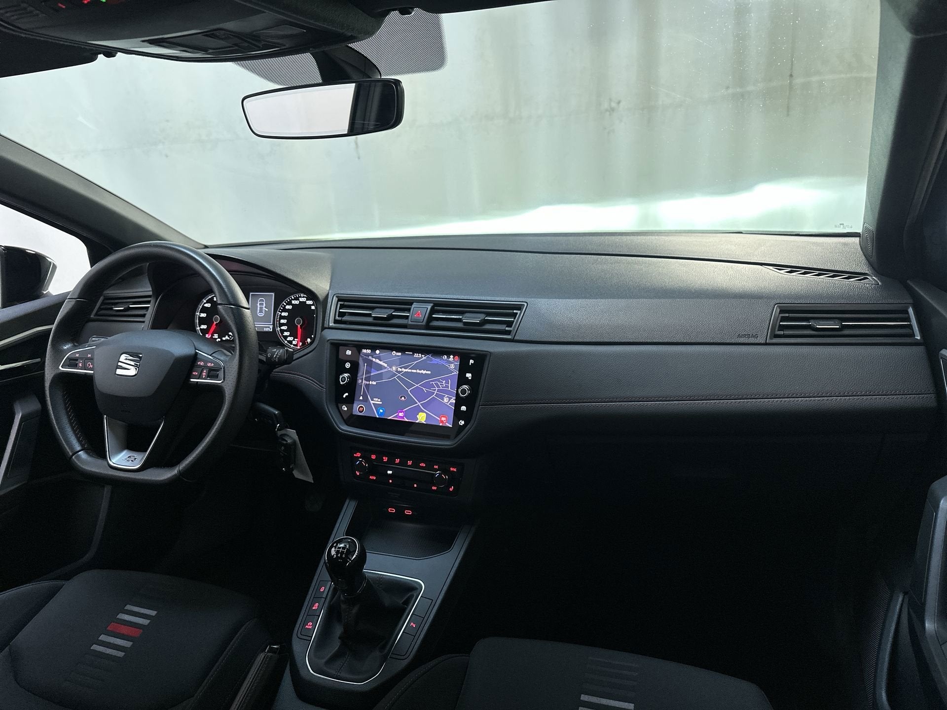 Foto 2 van Seat Ibiza 1.0 TSI 110pk FR Business Intense Plus Stoelverwa