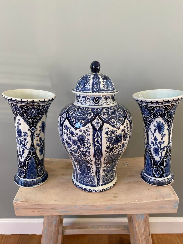 Delfts blauw kaststel vazen- Royal Sphinx Boch Holland, Antiek en Kunst, Antiek | Vazen, Ophalen of Verzenden