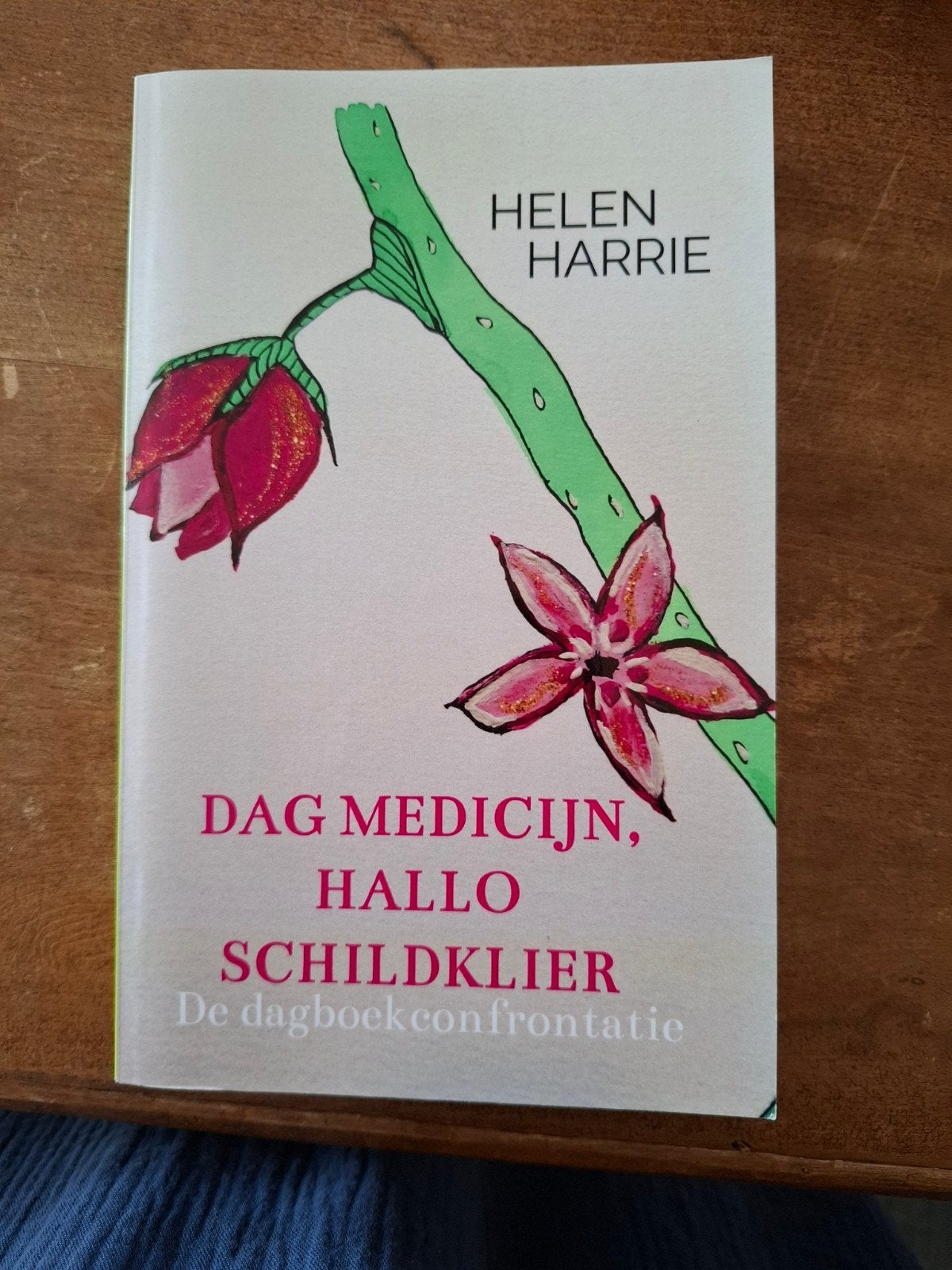 Dag Medicijn, Hallo Schildklier - Helen Harrie, Ophalen of Verzenden, Zo goed als nieuw, Gezondheid en Conditie, Helen Harrie