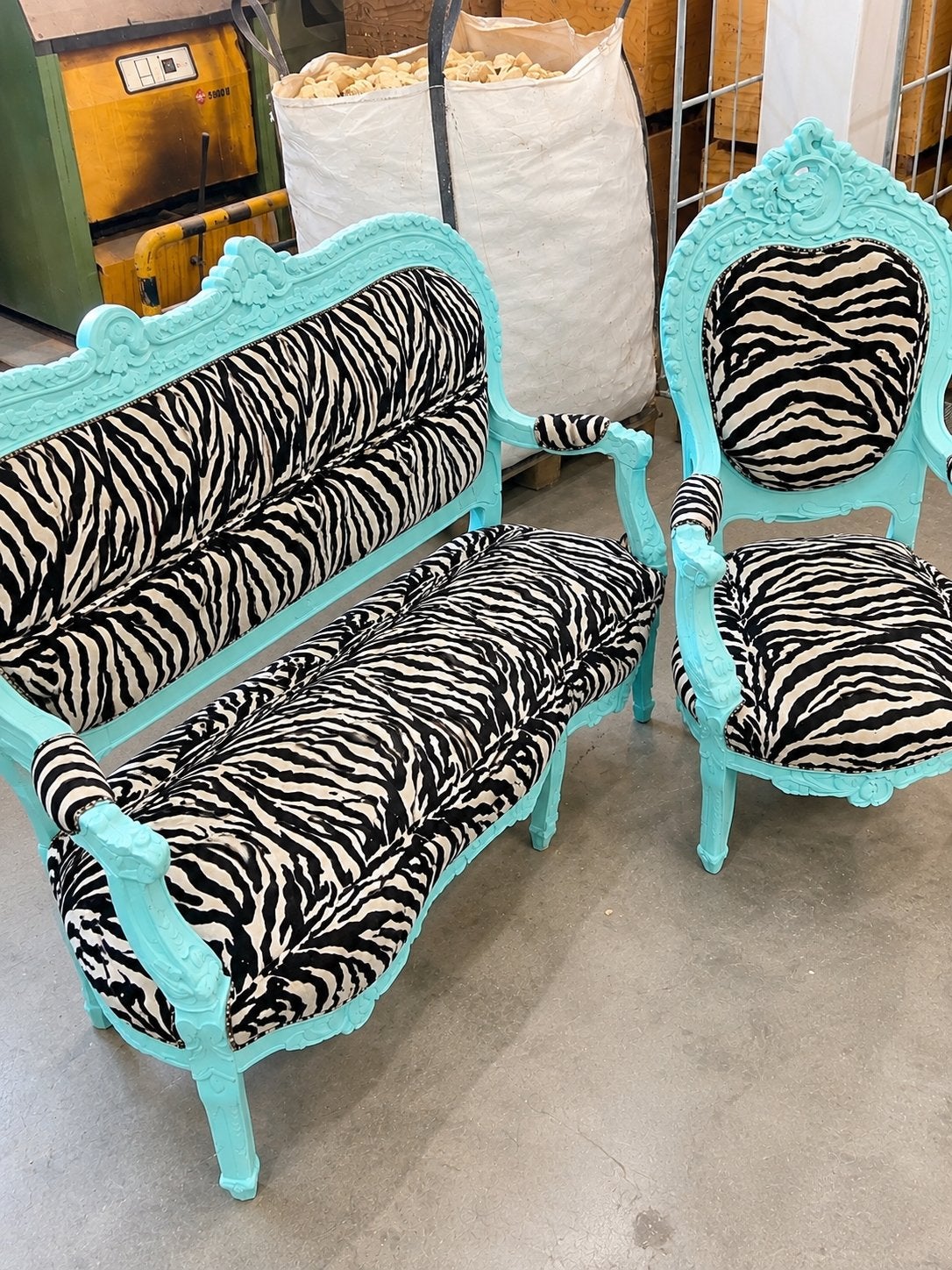 unieke barok set stoel + 2 zits bank zebra print- turqoise, Ophalen of Verzenden, Gebruikt, Hout