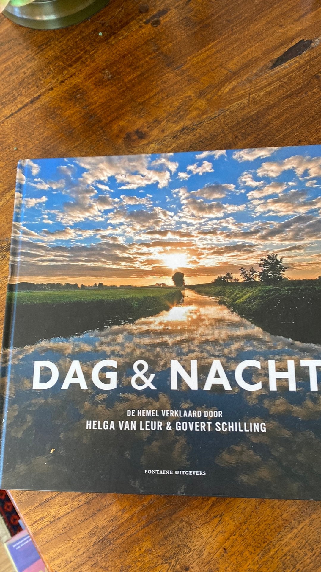 Dag & Nacht Helga van Leur en Govert Schilling, Boeken, Ophalen of Verzenden, Zo goed als nieuw