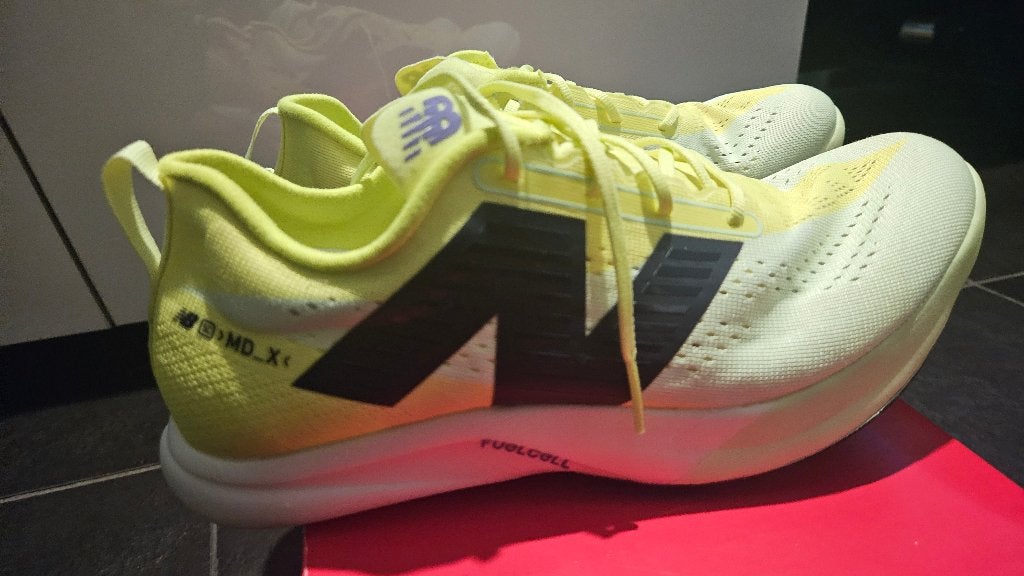 Spikes atletiek New Balance FuelCell SuperComp MD, Sport en Fitness, Loopsport en Atletiek, Overige merken, Nieuw, Ophalen of Verzenden