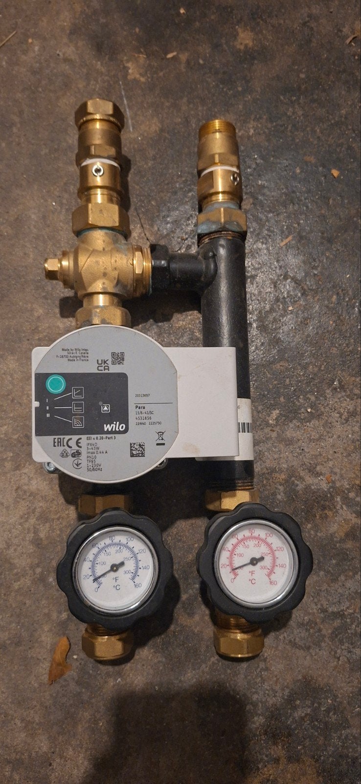Wilo circulatiepomp met temperatuurmeters, 30 tot 80 cm, Gebruikt, Overige typen, Minder dan 60 cm