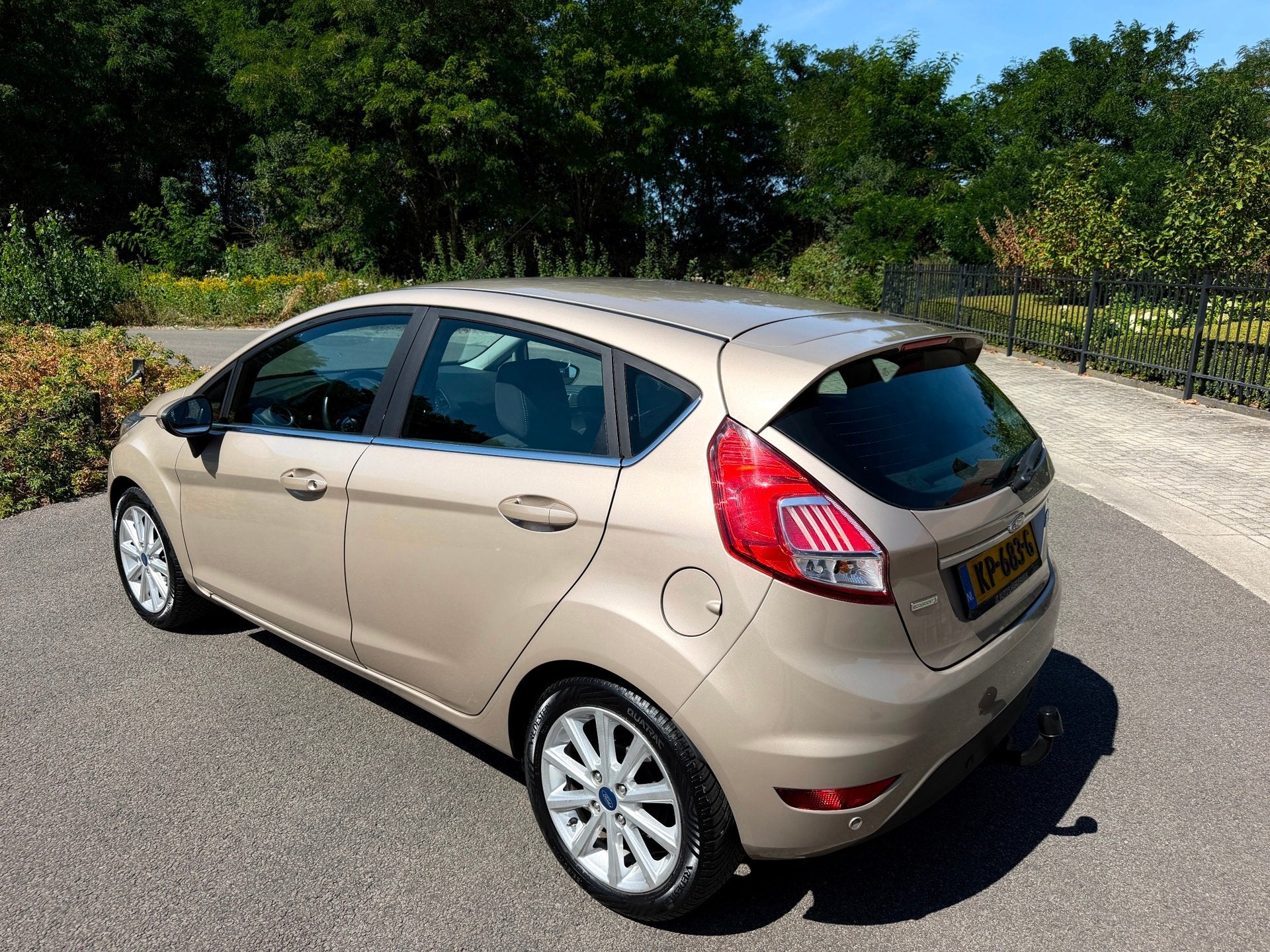 Ford Fiesta 1.0 EcoBoost Titanium Airco Cr-Contr Navigatie L, Auto's, Ford, Voorwielaandrijving, Origineel Nederlands, Bedrijf