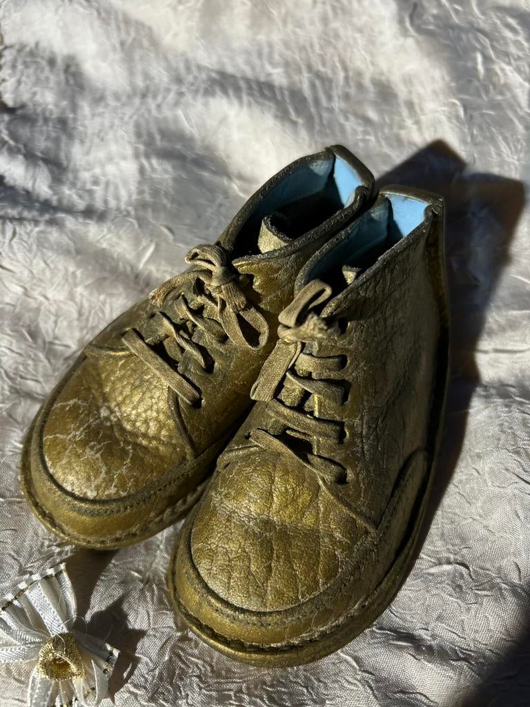 Vintage “Gouden” kinderschoenen maat 19, Ophalen of Verzenden