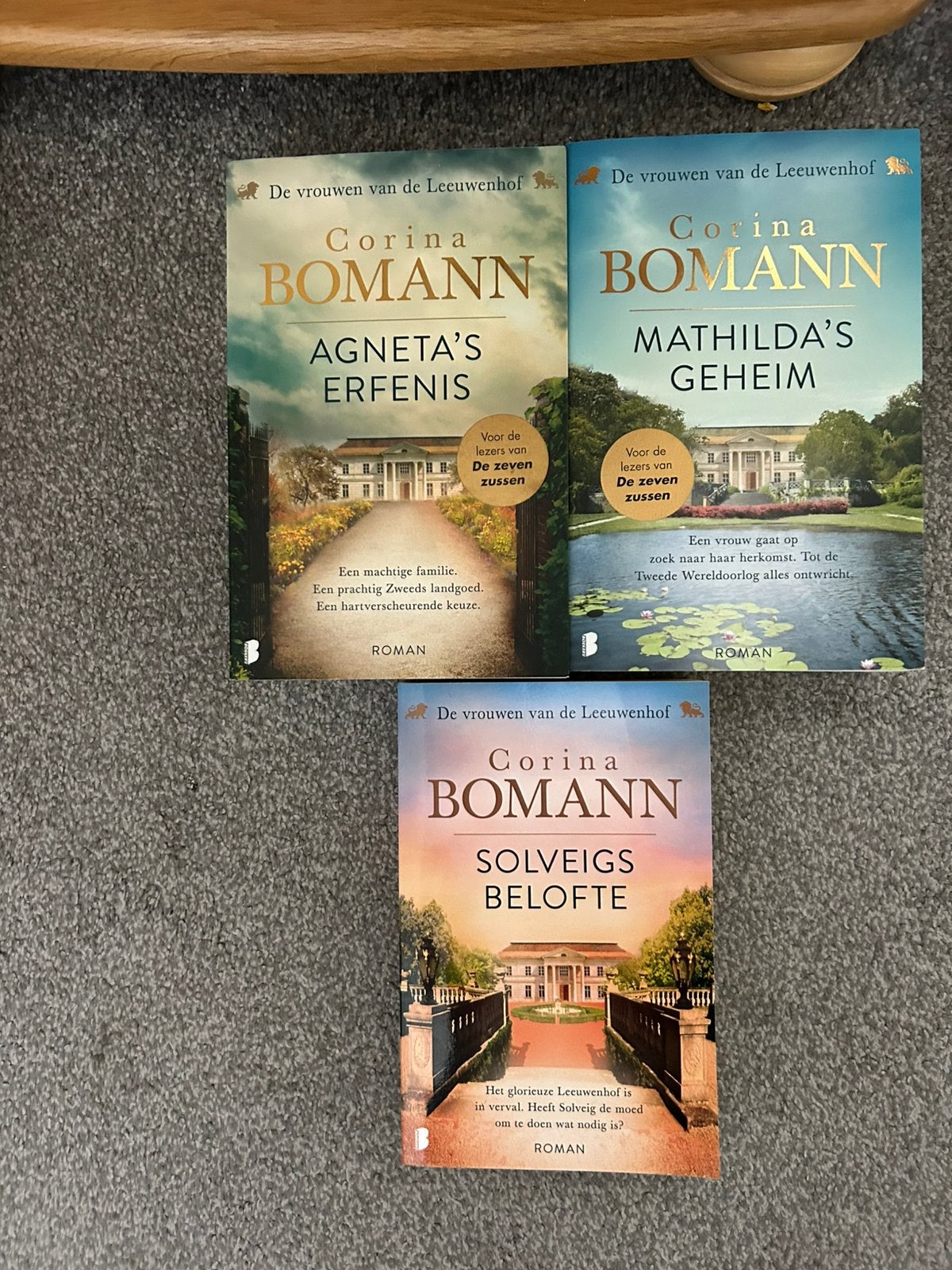 Corina Bomann 3 stuks de vrouwen van de Leeuwenhof, Boeken, Ophalen of Verzenden, Zo goed als nieuw