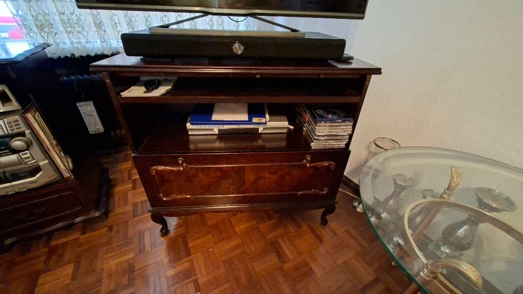 Klassiek TV-meubel/dressoir van noten hout, Ophalen, Gebruikt, 100 tot 150 cm, Klassiek