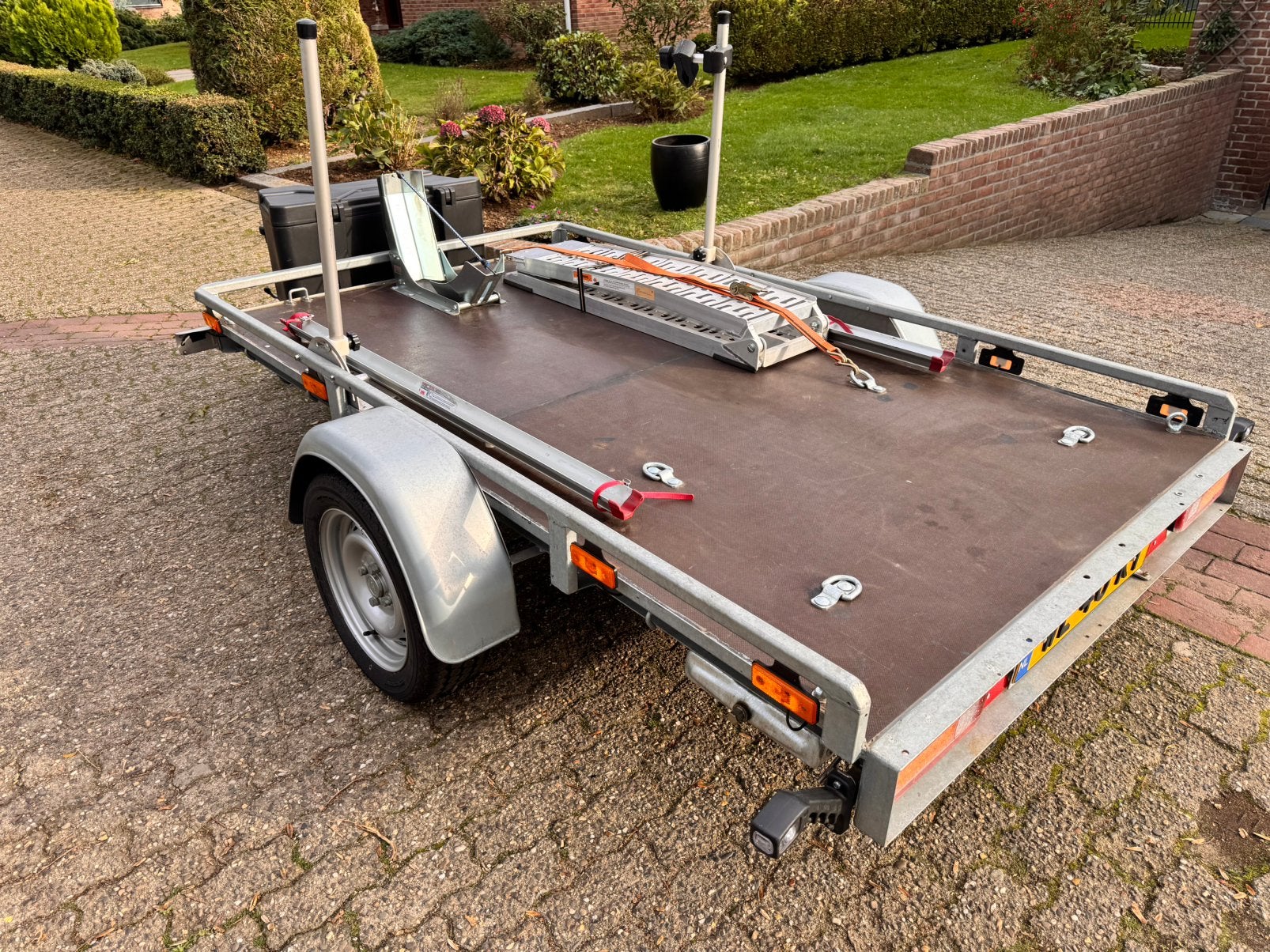 motortrailer / motoraanhanger met fietsendrager en opbergbox, Ophalen, Zo goed als nieuw