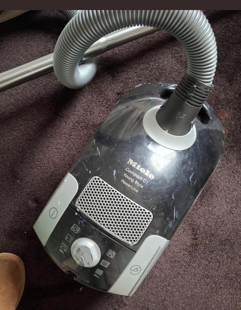 Miele compact c1 stofzuiger nu ophalen, Ophalen of Verzenden, 1200 tot 1600 watt