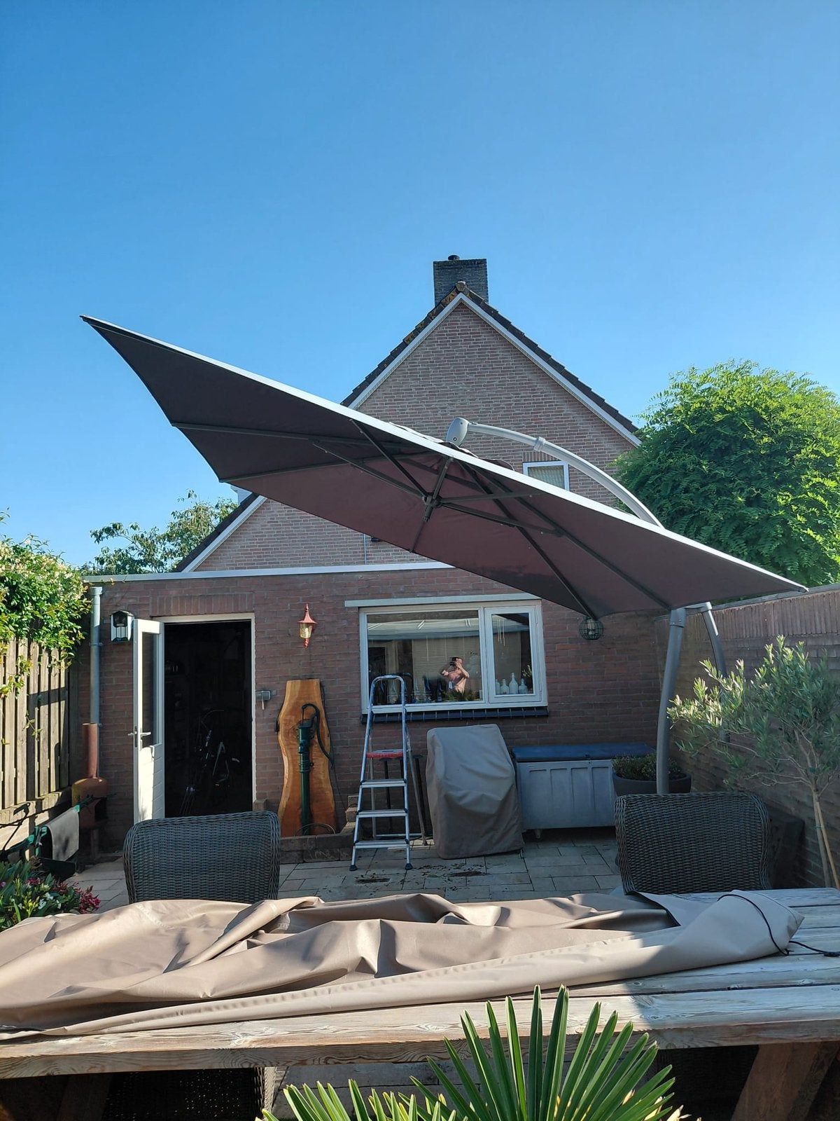 Grote zweefparasol, Ophalen, Gebruikt, Kantelbaar, Zweefparasol