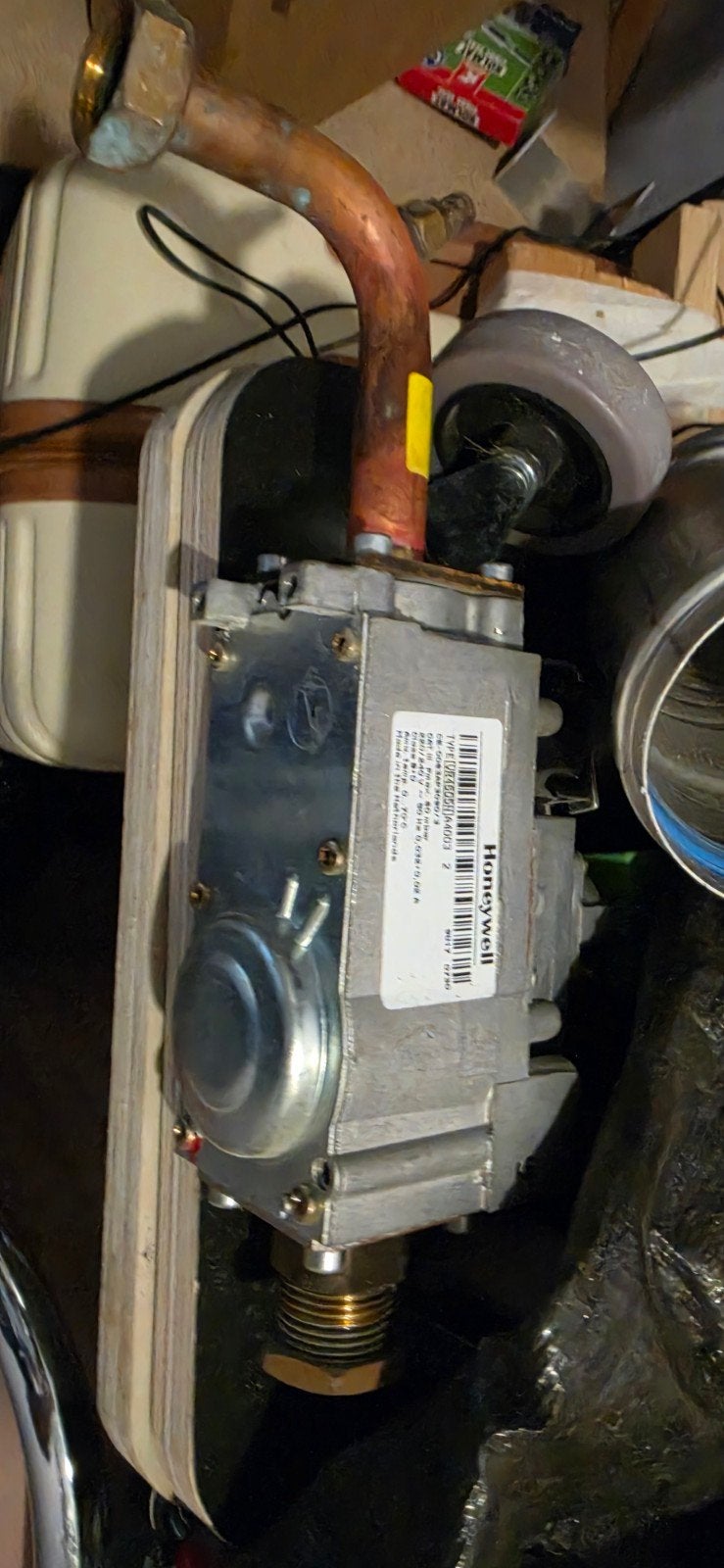 Foto 3 van Honeywell gasblok,  Agpo Ferroli Xignal NEV 1324 EF onderdel