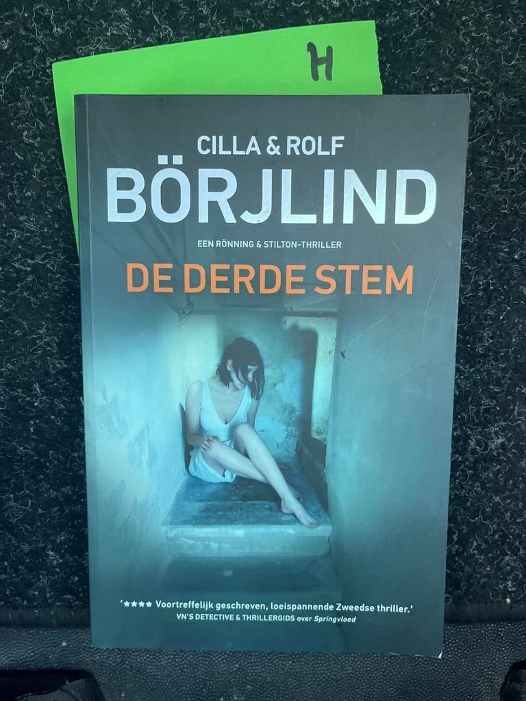 De Derde Stem - Cilla & Rolf Börjlind thriller, Boeken, Ophalen of Verzenden, Zo goed als nieuw, Scandinavië